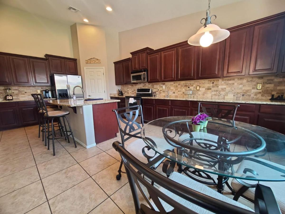 Phoenix II Minutes To Airport And Downtown Екстериор снимка
