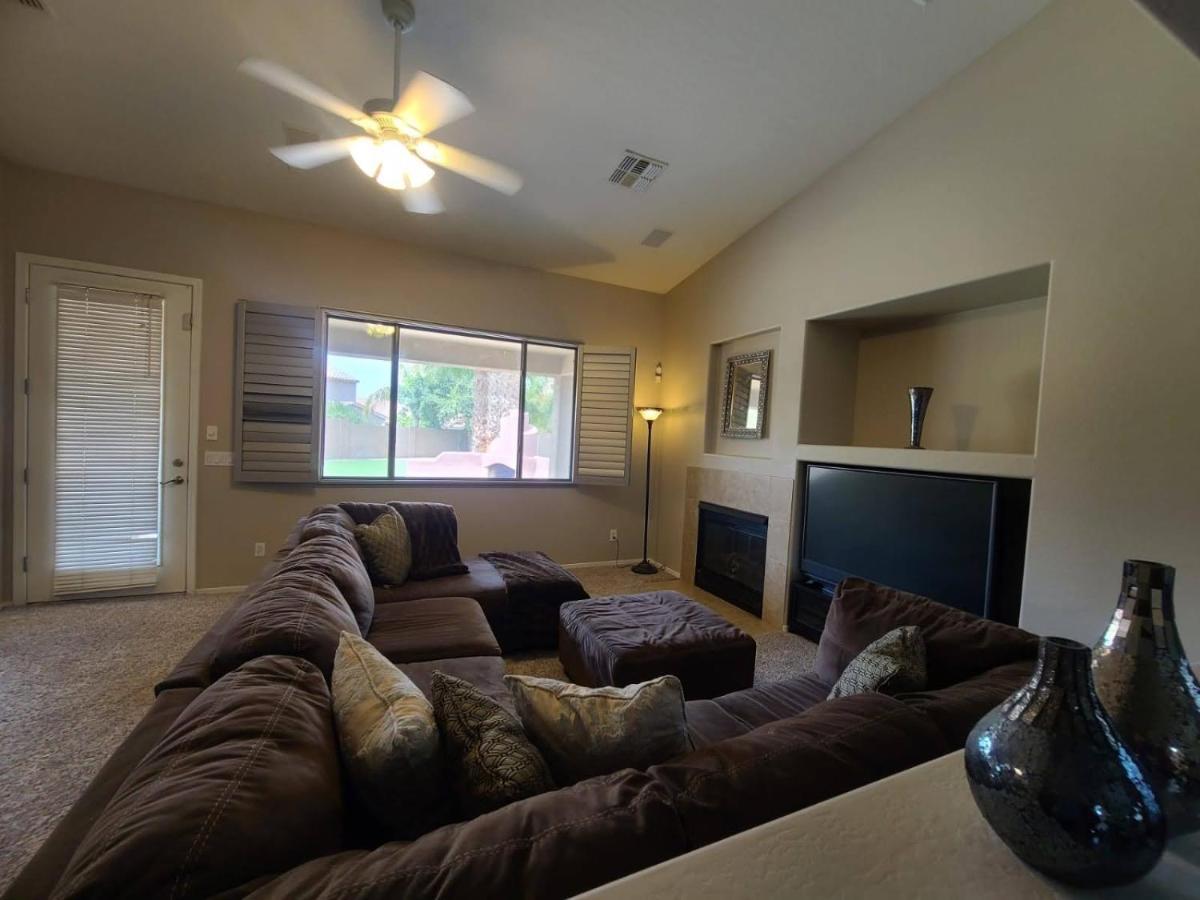 Phoenix II Minutes To Airport And Downtown Екстериор снимка