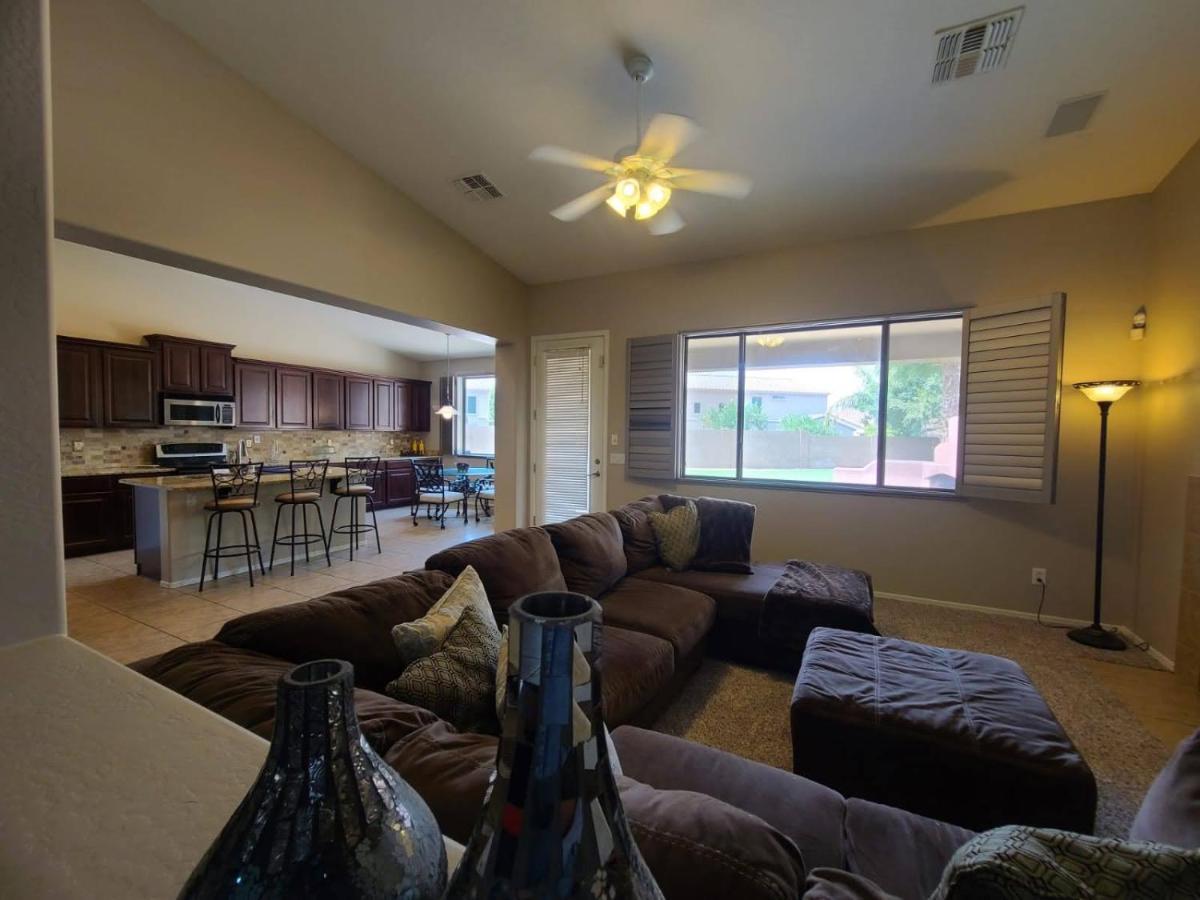 Phoenix II Minutes To Airport And Downtown Екстериор снимка