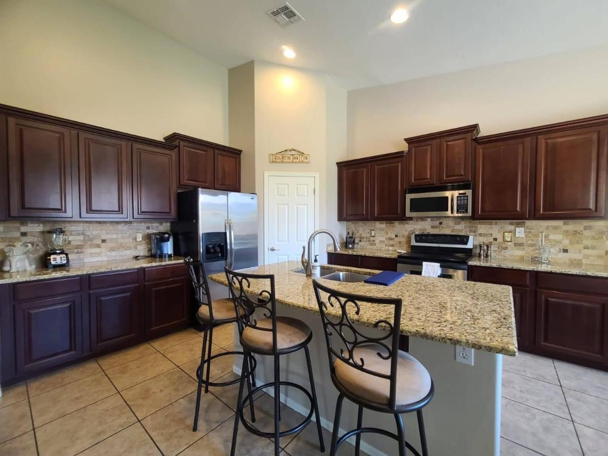Phoenix II Minutes To Airport And Downtown Екстериор снимка