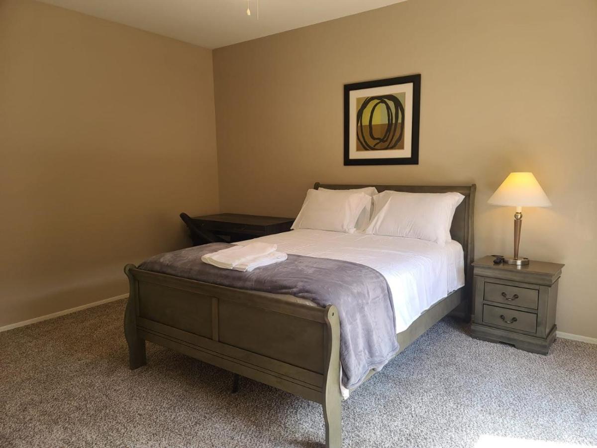 Phoenix II Minutes To Airport And Downtown Екстериор снимка