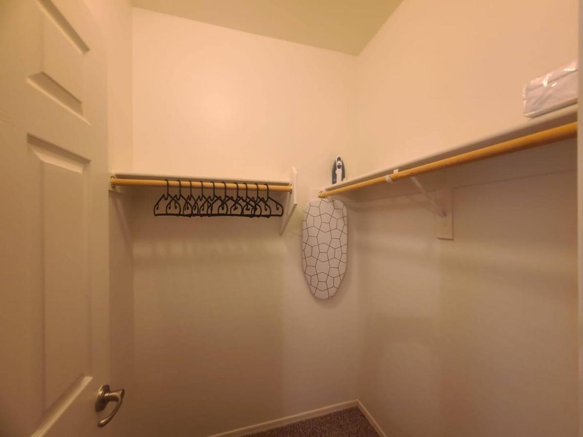 Phoenix II Minutes To Airport And Downtown Екстериор снимка